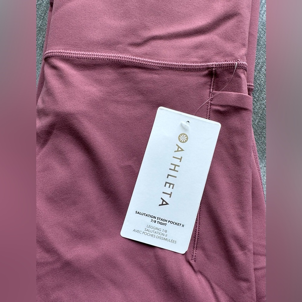 NWT Athleta Salutation stash pockets 7/8 tight